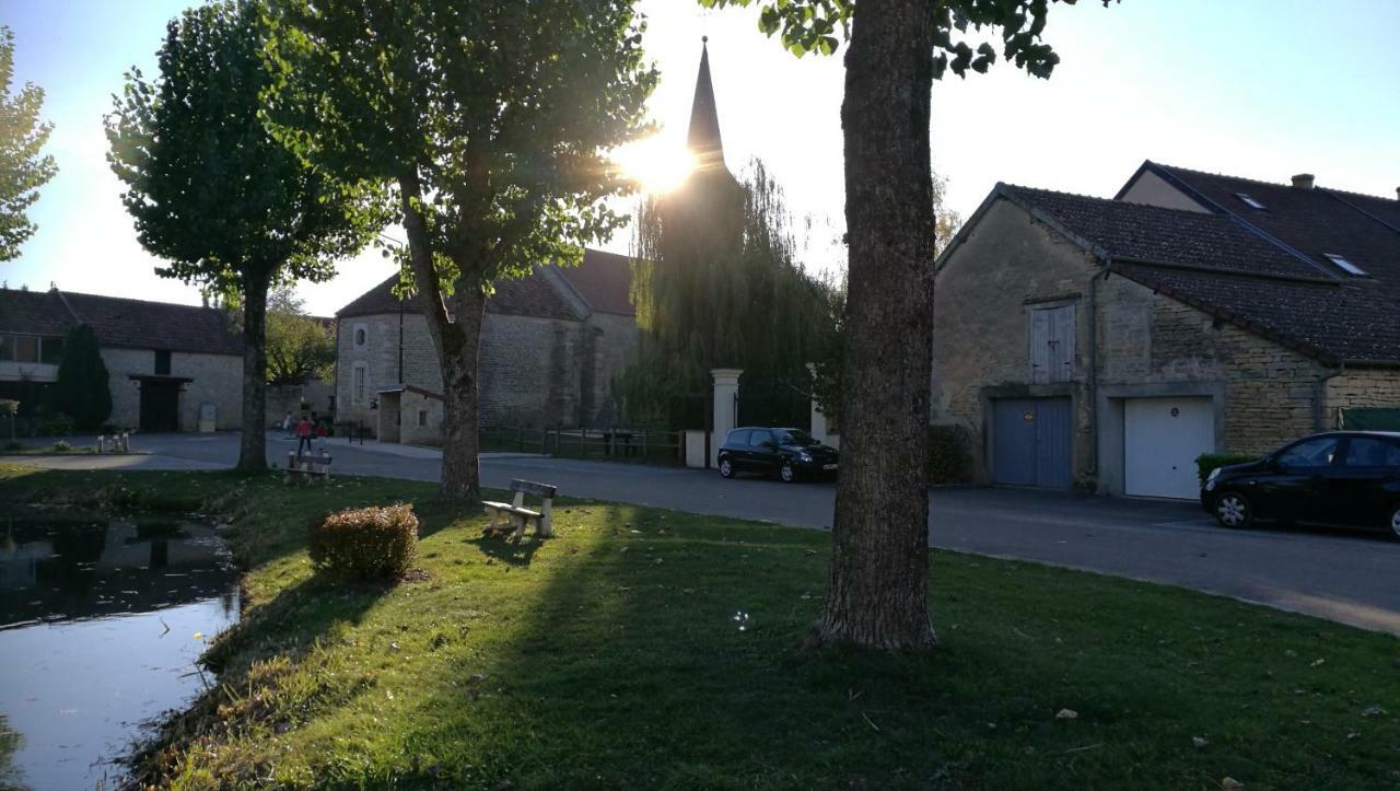 Chez Twiggy - Guesthouse Vintage A Prenois Exterior foto